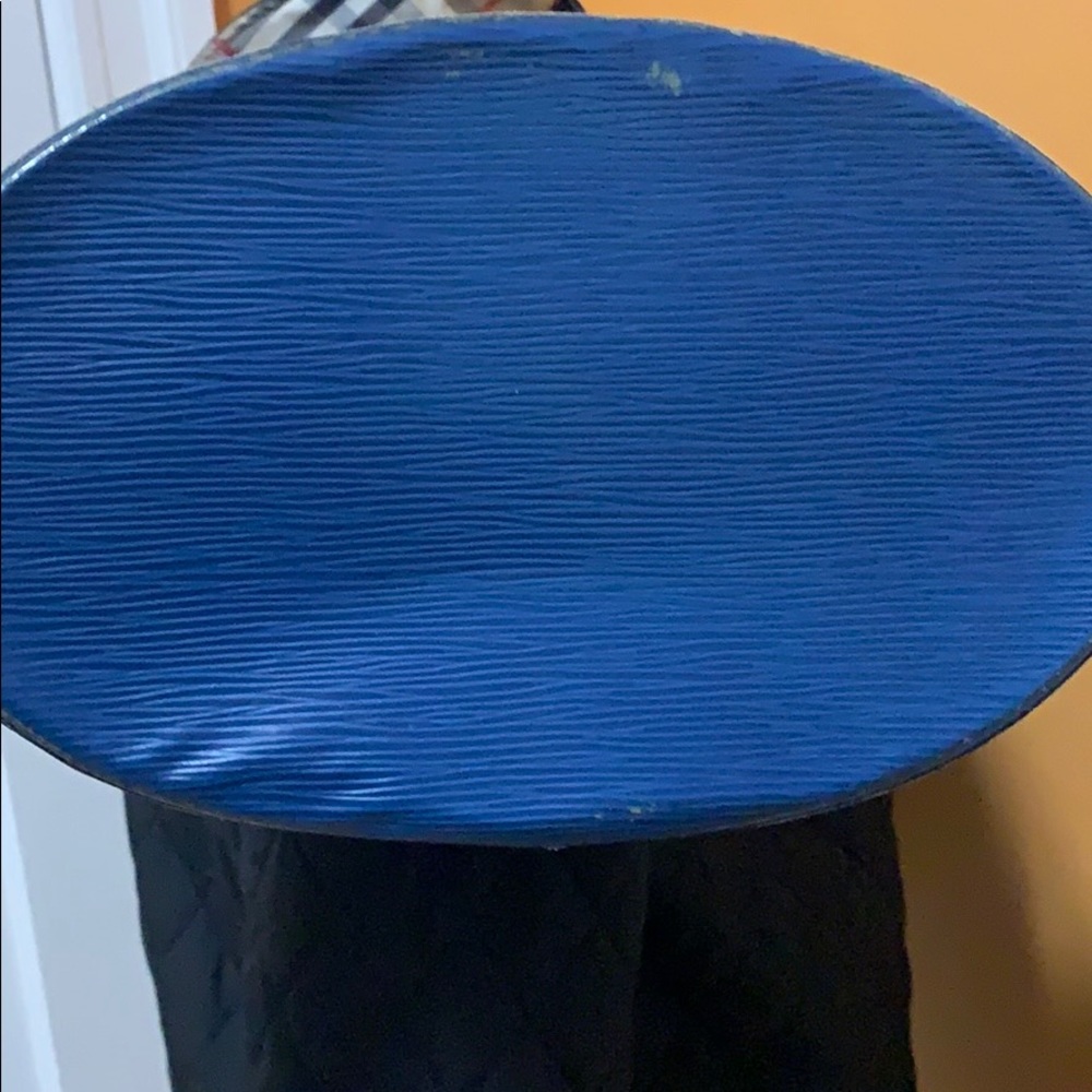 Guaranteed Authentic Louis Vuitton Bag - image 4